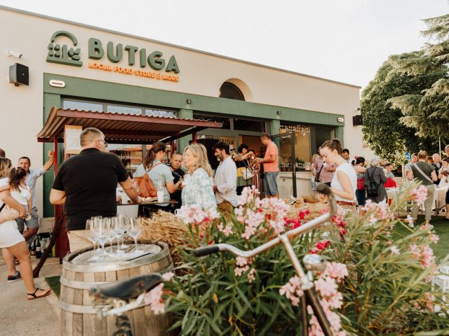 U Kašteliru svečano otvorena “Butiga”, prodavaonica koja nudi najbolje od lokalnih proizvođača